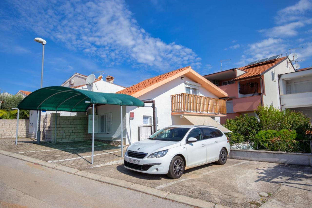 Gloria Apartment Porec Exterior photo