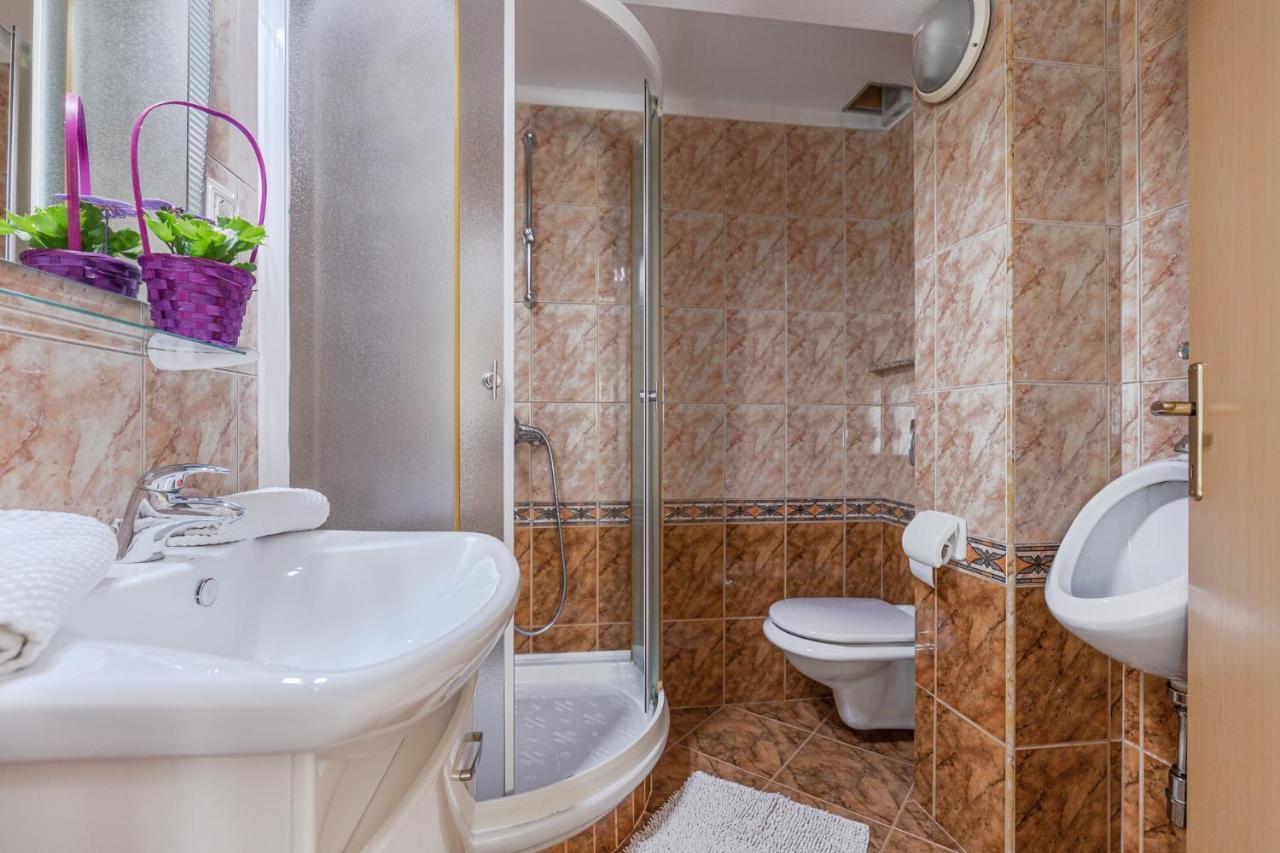 Gloria Apartment Porec Exterior photo