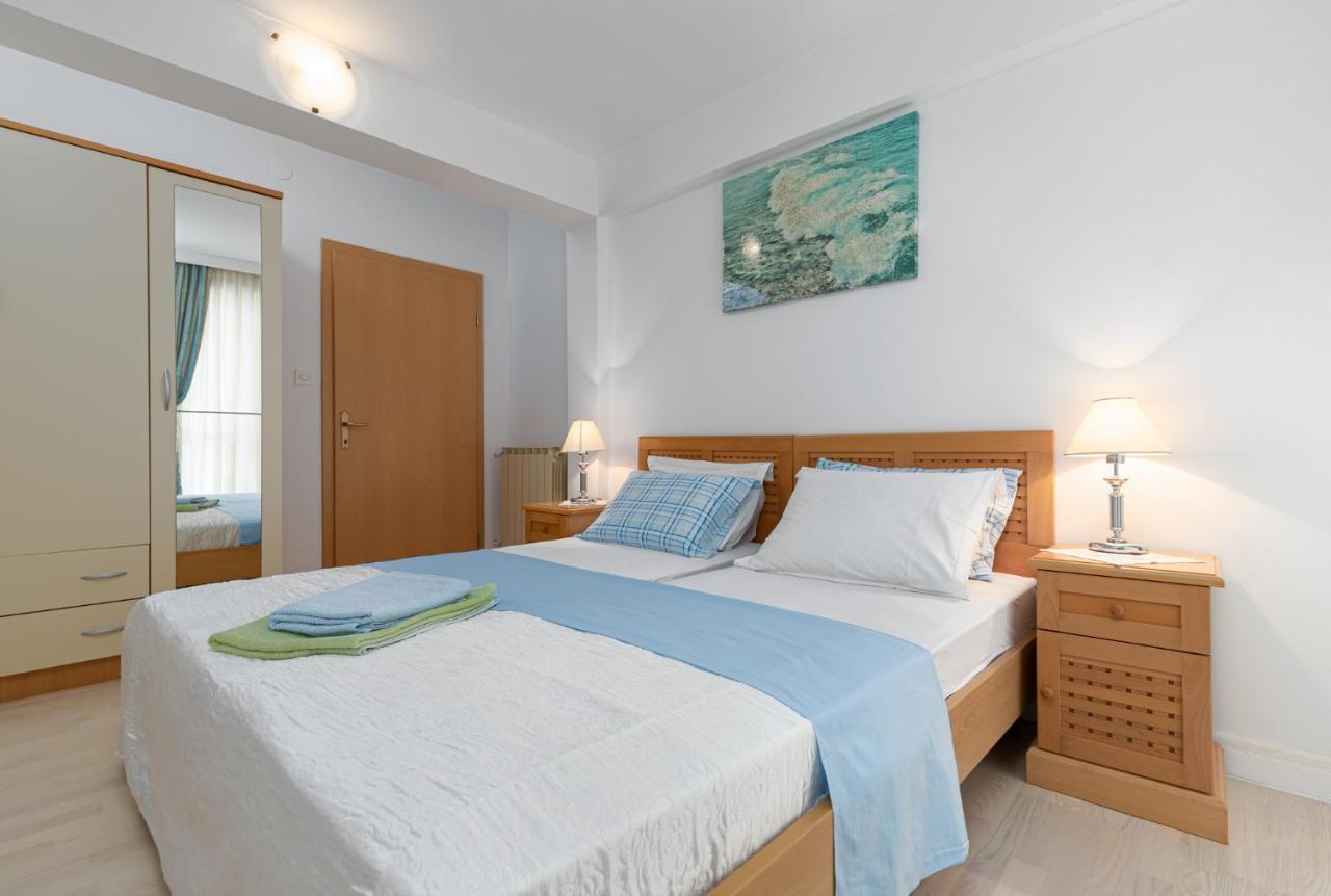 Gloria Apartment Porec Exterior photo